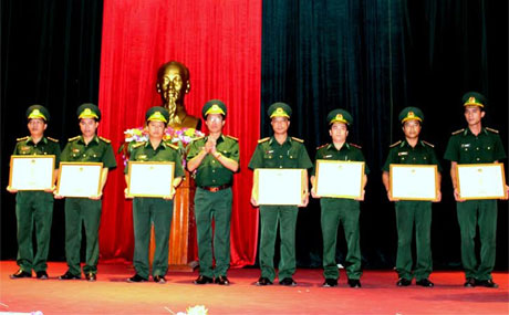 Trao thưởng tập thể, cá nhân trong đấu tranh 2 chuyên án ma túy lớn