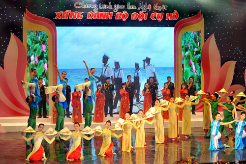 Giao lưu nghệ thuật “Xứng danh Bộ đội Cụ Hồ”: Tỏa sáng và nhân lên những tấm gương bình dị