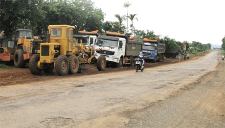 Chậm tiến độ, ẩn họa tai nạn giao thông 