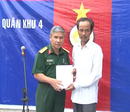 Khởi công xây dựng nhà tình nghĩa cho thân nhân liệt sĩ