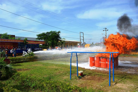 Quân chủng Hải quân: Hội thao phòng cháy, chữa cháy năm 2014