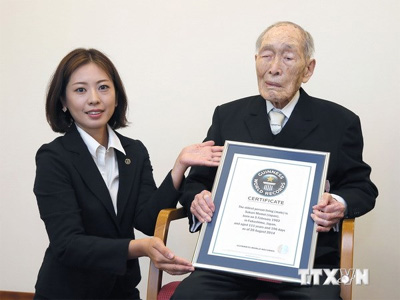 Cụ ông Nhật Bản 111 tuổi được công nhận sống thọ nhất thế giới