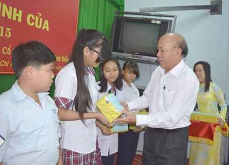 TP. Hồ Chí Minh: Trao tặng học bổng Lương Định Của cho học sinh nghèo