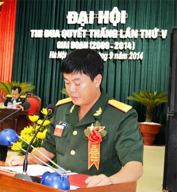 Người cán bộ chỉ huy gương mẫu