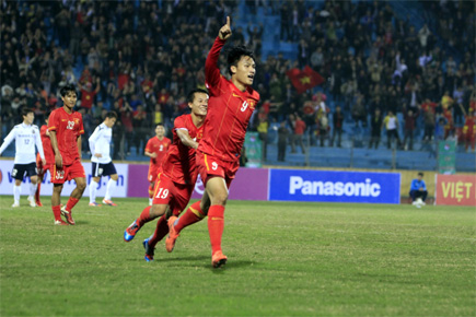 Trước giờ bóng lăn, Ô-lim-pích Việt Nam mới bầu thủ quân