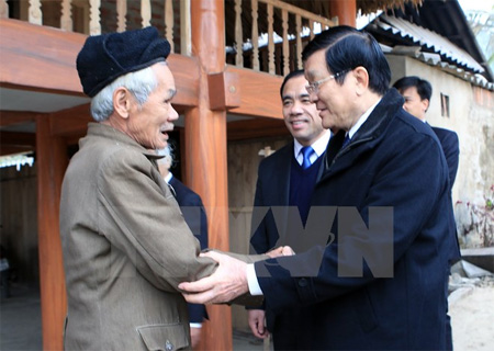 Chủ tịch nước khảo sát kết quả xây dựng nông thôn mới tại Tuyên Quang