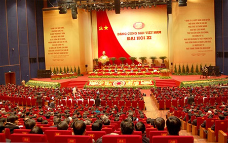 Phát triển Đảng phải làm tăng thêm sinh lực cho Đảng