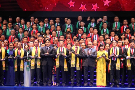 200 thương hiệu nhận Giải thưởng Sao Vàng đất Việt 2015
