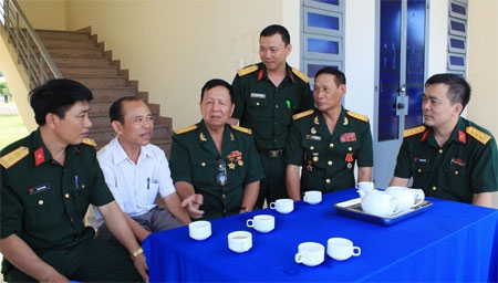 100 trận chiến đấu và 40 lần tìm kiếm hài cốt đồng đội