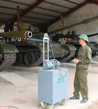 Thiết bị thông nòng pháo xe tăng bằng điện