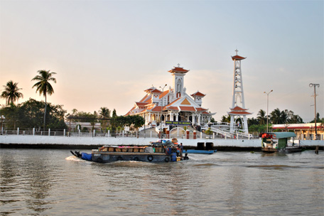 Tích cực hưởng ứng các phong trào thi đua yêu nước 