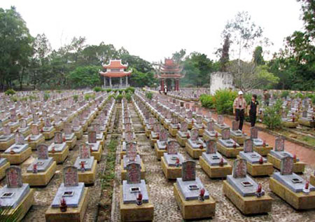 40 hài cốt liệt sĩ được an táng tại đoạn hào gần Biệt khu 24 (Kon Tum)