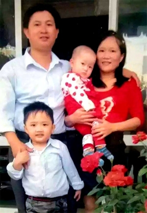 “Cơn mưa em bất chợt…”