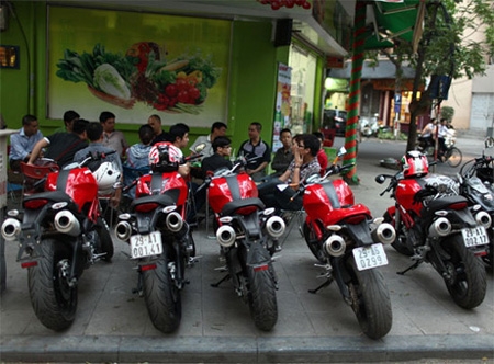Quản lý, sử dụng xe mô tô phân khối lớn còn nhiều bất cập
