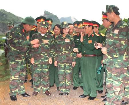 Xây dựng Đảng bộ vững mạnh, lãnh đạo thực hiện hiệu quả nhiệm vụ quân sự, quốc phòng địa phương