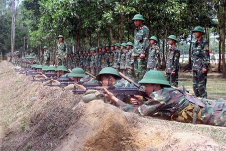 Tập làm chiến sĩ cận vệ