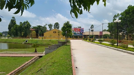 Các chú bộ đội cất rác ở đâu?