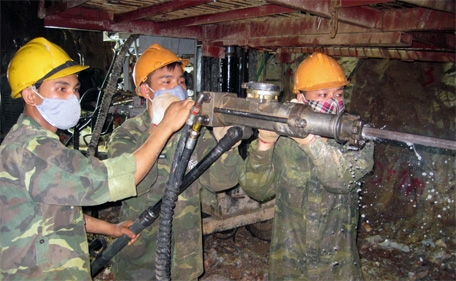 Bài 3: Coi trọng xây dựng và nhân rộng điển hình (tiếp theo và hết)