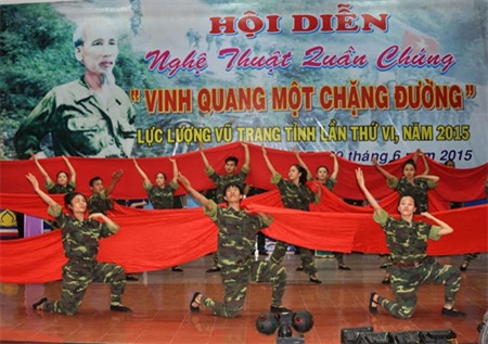 Khai mạc Hội diễn Nghệ thuật quần chúng LLVT tỉnh Phú Yên lần thứ VI