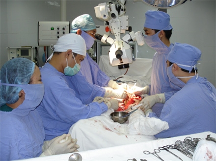 Thi đua là vượt khó