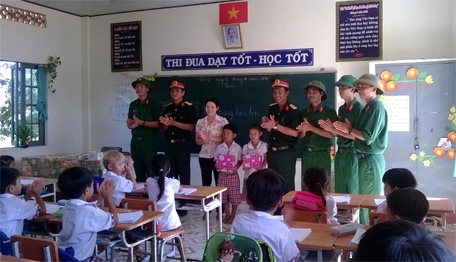 Nghĩa tình bộ đội vùng biên