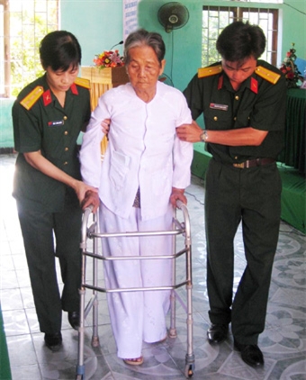 Bài 2: Nhân rộng mô hình xã, phường làm tốt công tác chăm sóc người có công