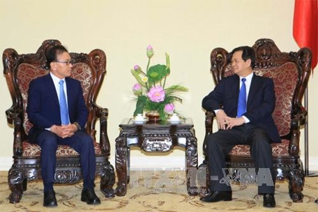 Thủ tướng Nguyễn Tấn Dũng tiếp Tổng lãnh sự danh dự Việt Nam tại khu vực Busan - Gyeongnam, Hàn Quốc