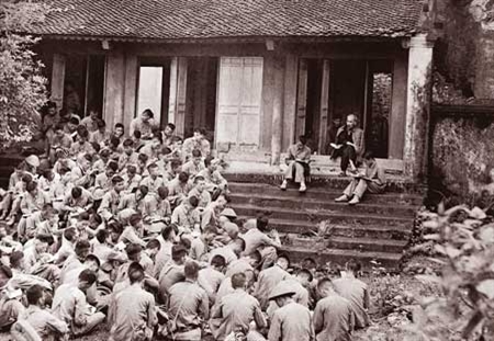 Bác Hồ dạy làm tham mưu