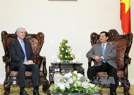 Thủ tướng Nguyễn Tấn Dũng tiếp tân Giám đốc quốc gia của Ngân hàng Phát triển châu Á tại Việt Nam 