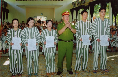 Người “vẽ” những nẻo đường hướng thiện