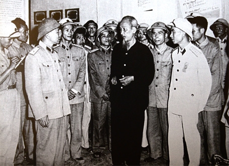 Chủ tịch Hồ Chí Minh chỉ thị thành lập Bộ Tổng tham mưu