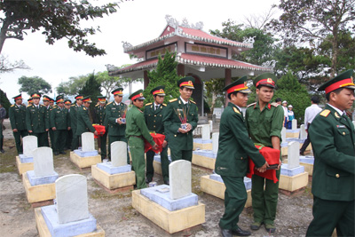 Quảng Trị: Quy tập và an táng 17 bộ hài cốt liệt sĩ