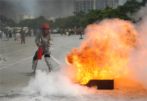 Chú trọng bảo đảm an toàn huấn luyện, lao động sản xuất