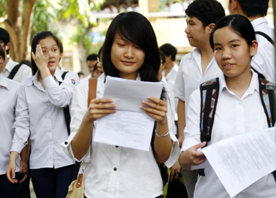 Gần 1 triệu thí sinh thi tốt nghiệp THPT năm 2012