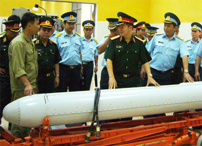 Thượng tướng Lê Hữu Đức thăm, kiểm tra Trung đoàn 923