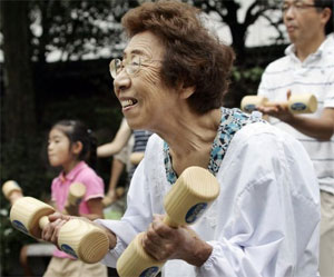 Phụ nữ Hồng Công (Trung Quốc) soán ngôi vô địch của Nhật Bản về tuổi thọ