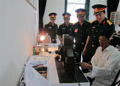 ''Lính xưởng'' Tăng-Thiết giáp