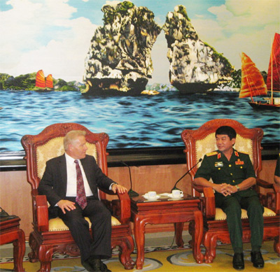 Trung tướng Võ Văn Tuấn tiếp Cục trưởng Cục Hợp tác quốc tế - Bộ Quốc phòng Niu Di-lân