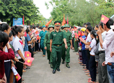 Các tỉnh hoàn tất giao nhận quân đợt 2 năm 2012