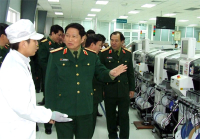 Thượng tướng Ngô Xuân Lịch thăm và làm việc tại Tập đoàn Viễn thông Quân đội