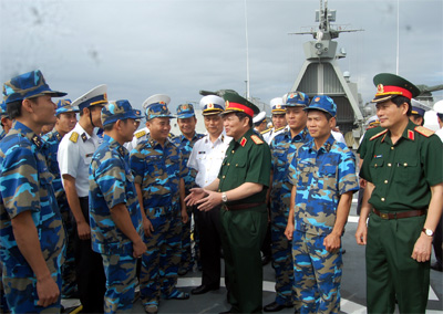 Thủ trưởng TCCT kiểm tra và chúc Tết cán bộ, chiến sĩ  khu vực phía Nam