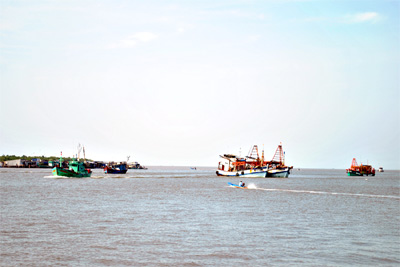 Cà Mau: Phát triển hơn 150 tàu dịch vụ hậu cần nghề cá