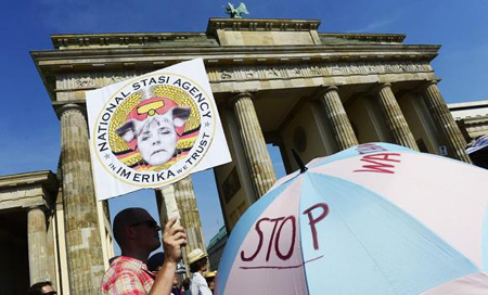  “Cơn bão ngoại giao” xuyên Đại Tây Dương