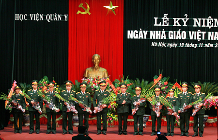 Học viện Quân y tôn vinh 64 giảng viên tiêu biểu