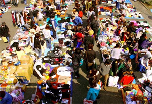 Phiên chợ đồ cũ - điểm du lịch thú vị cho khách tham quan Hà Nội 