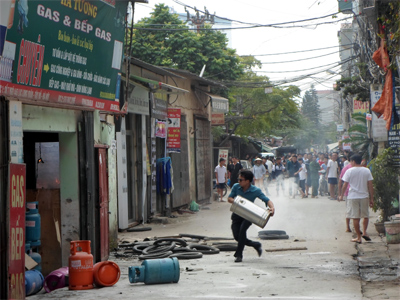 Nổ bình ga khiến 2 người bị thương