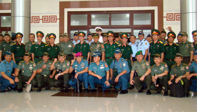Đoàn Học viện Chỉ huy Tham mưu Indonexia thăm, làm việc tại Trường ĐH Nguyễn Huệ