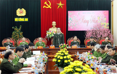 Năm 2013: Đẩy mạnh đấu tranh trấn áp quyết liệt các loại tội phạm 