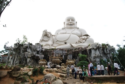 Tượng Phật Di Lặc trên núi Cấm được công nhận Kỷ lục châu Á 
