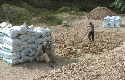 Chưa ngăn chặn được nạn khai thác diatomite trái phép